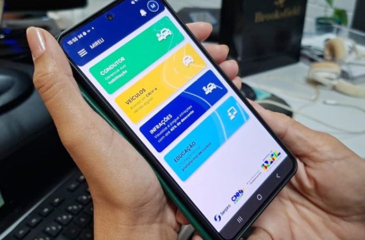 Renova&ccedil;&atilde;o autom&aacute;tica da CNH &eacute; usada como isca em golpe digital contra condutores