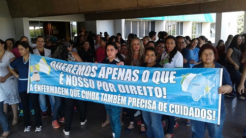 Enfermeiros da Santa Casa em protesto recente - Foto: Bruno Henrique/Correio do Estado /  