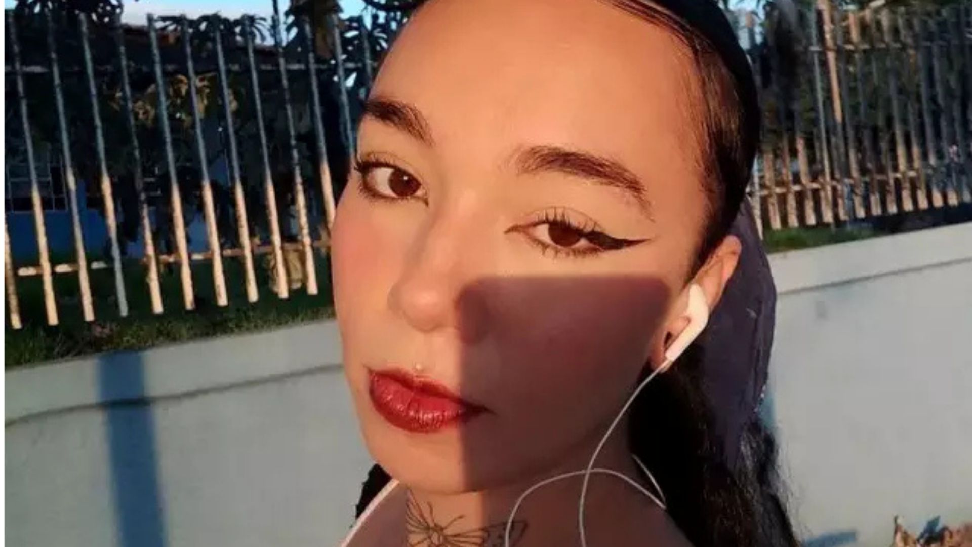  /  